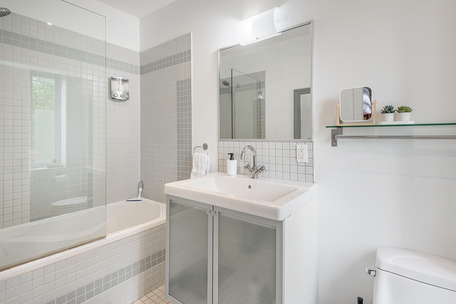 Апартаменты Loft The White Pearl Plateau-Mont-Royal 3 Beds Монреаль Экстерьер фото